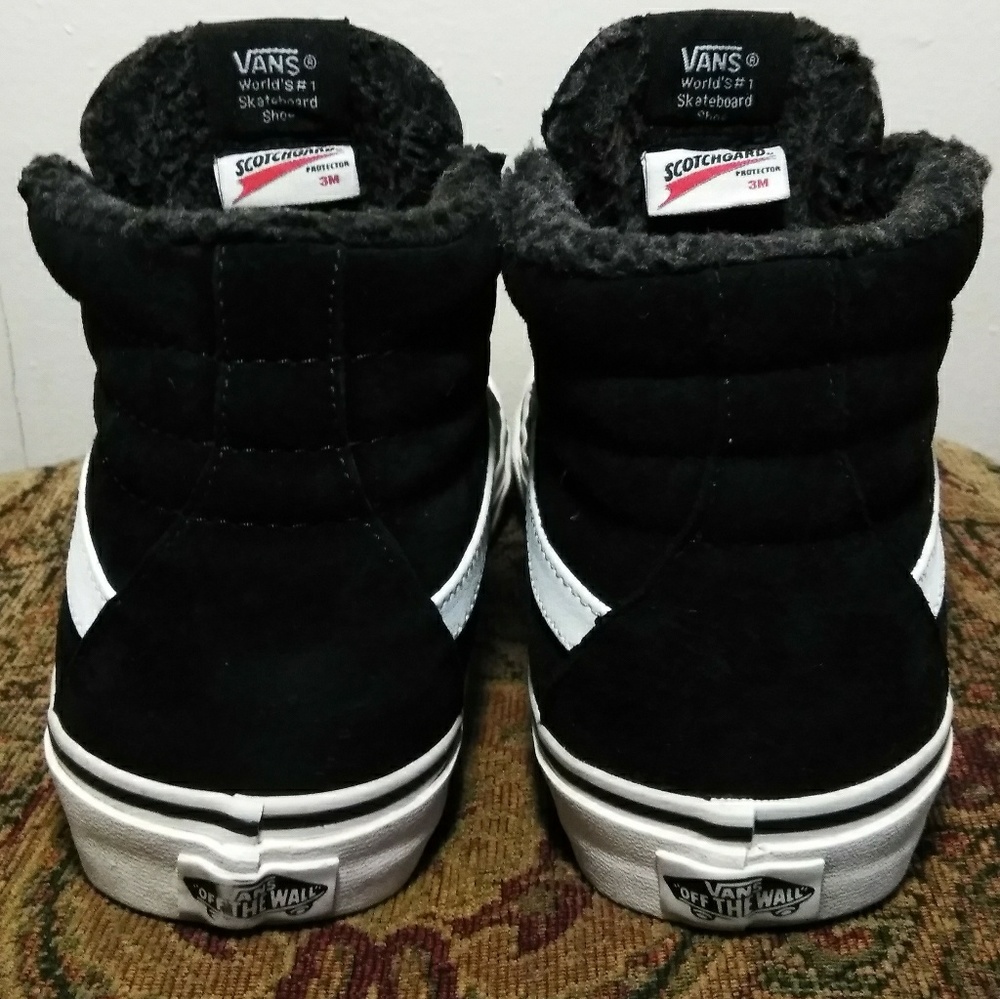 VANS WITH THE FUR LINING - Picture 3 of 5